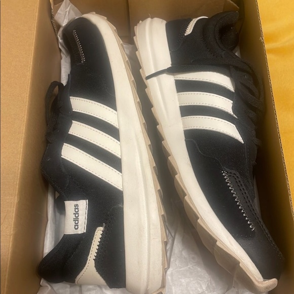 Adidas sneakers - Picture 3 of 3